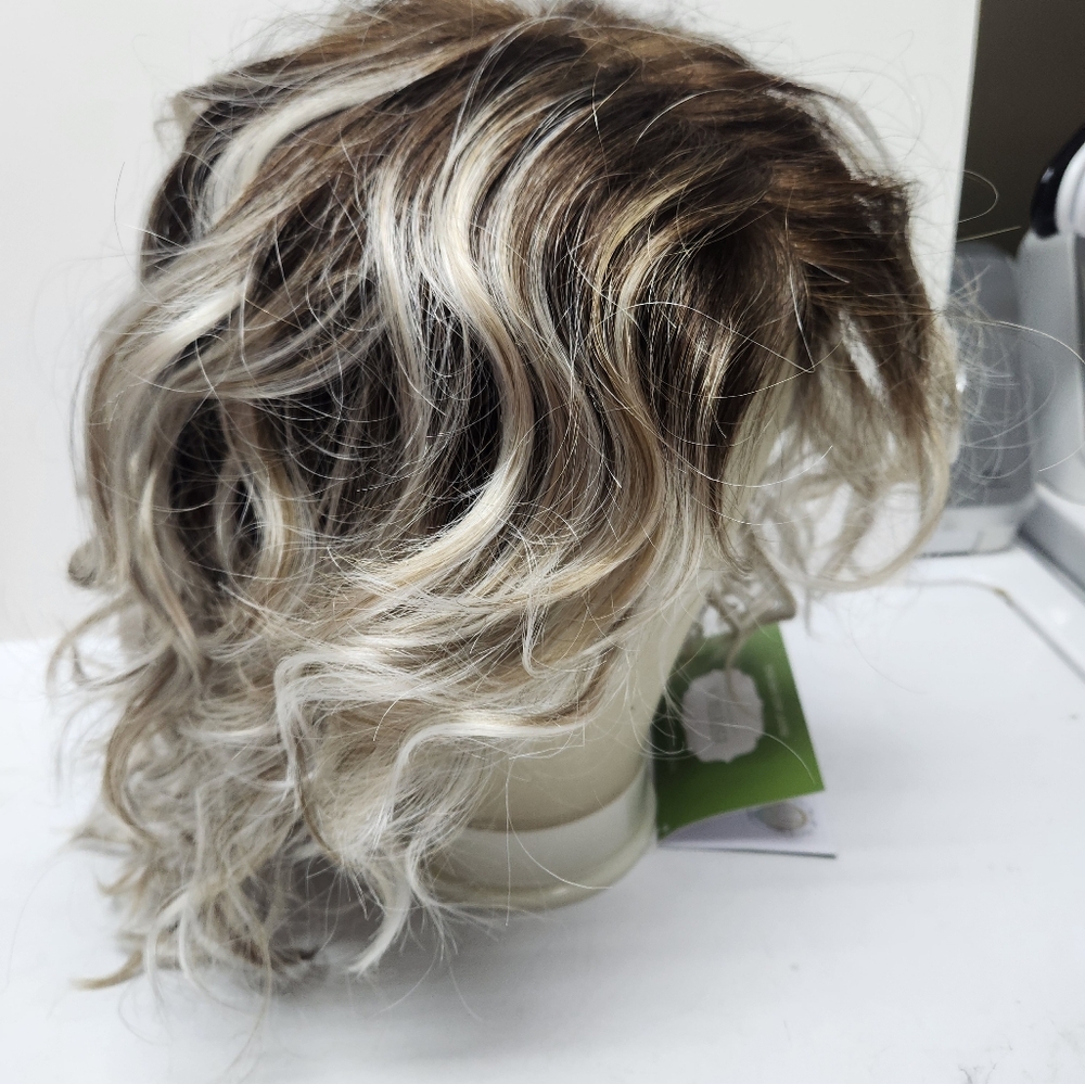 Finn Wig by Estetica in Vanilla Macchiato - Picture 6 of 12